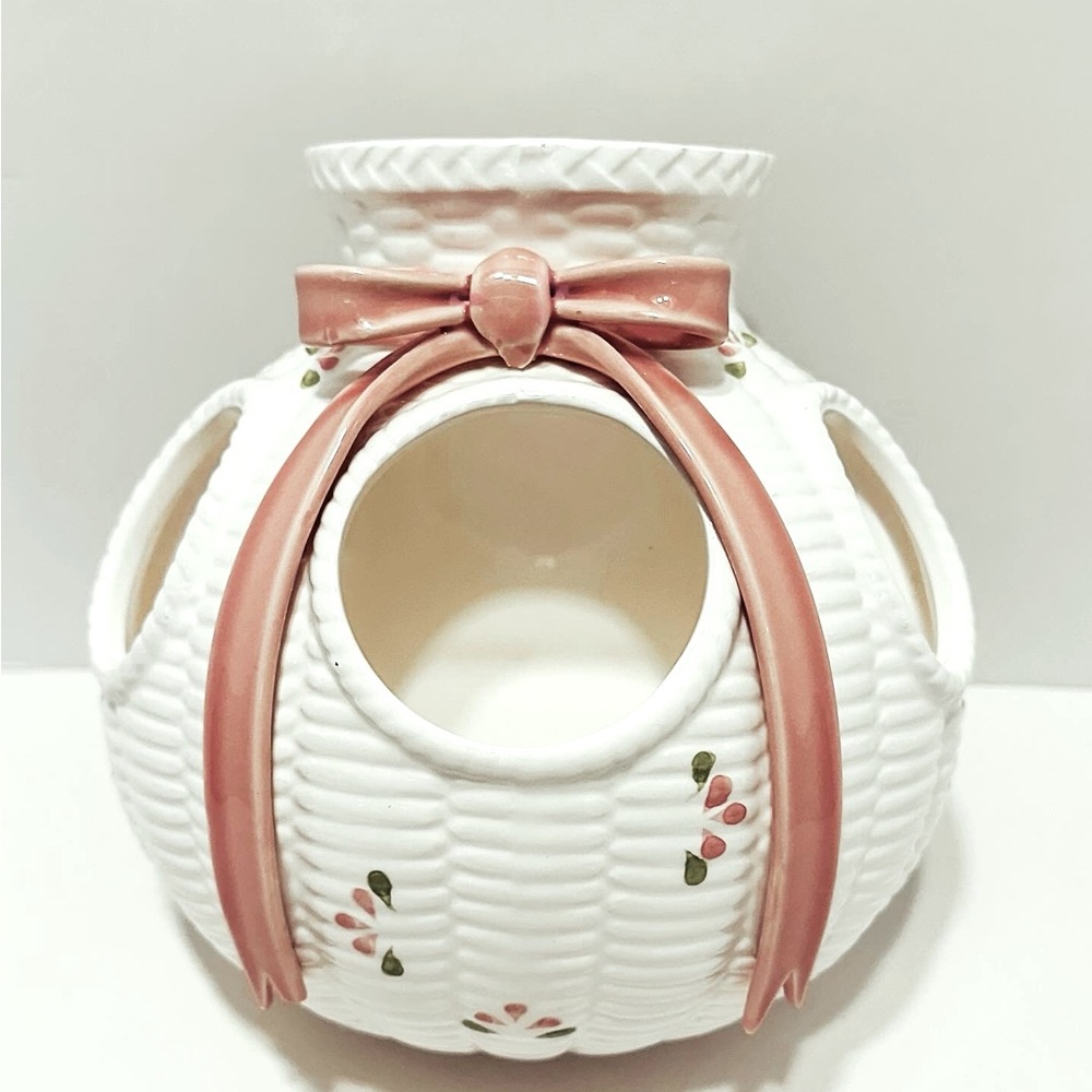 Vintage white lattice 3D pink bow wall pocket. Planter.